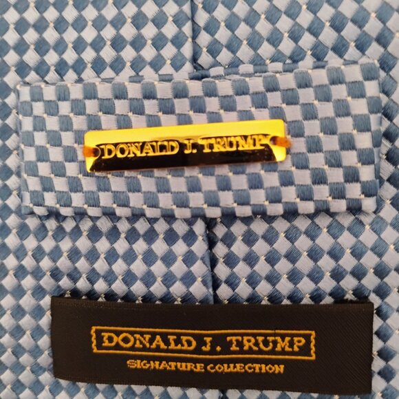 Donald Trump Signature Tie Collection Blue Diamond Pattern - Picture 3 of 5